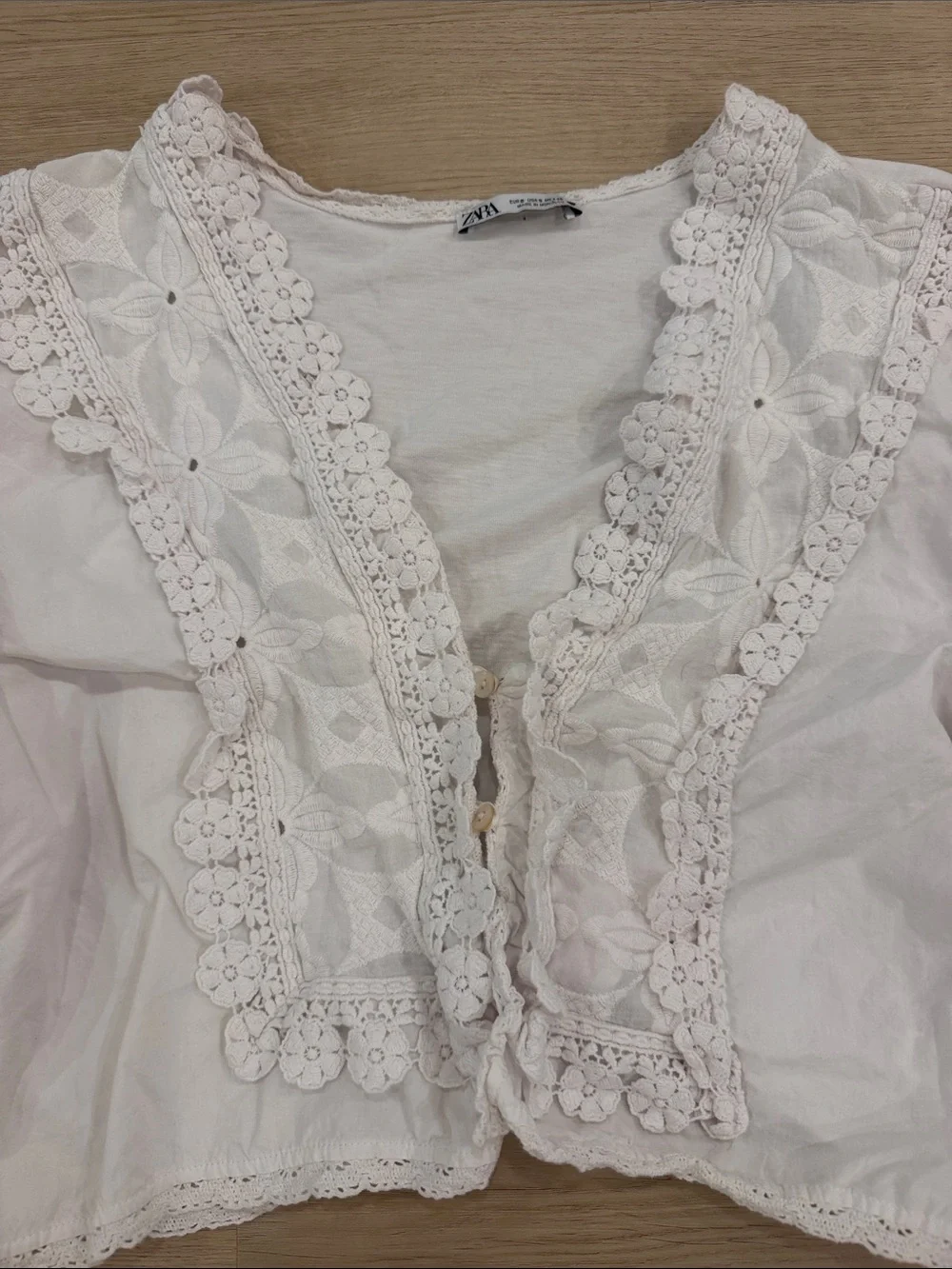 Zara small White Cropped Eyelet Lace Blouse